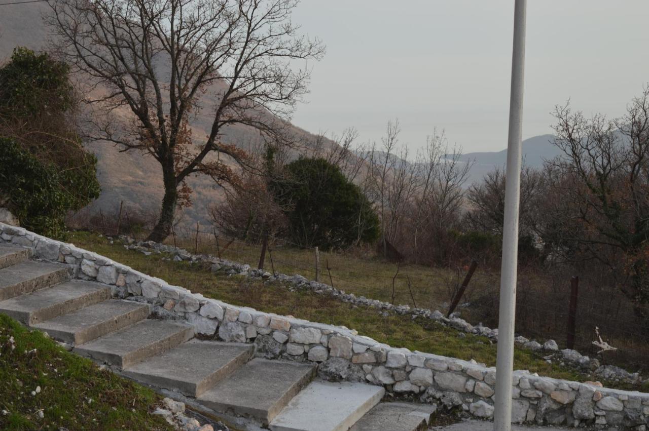 Vujas Village Pleasure Котор Экстерьер фото